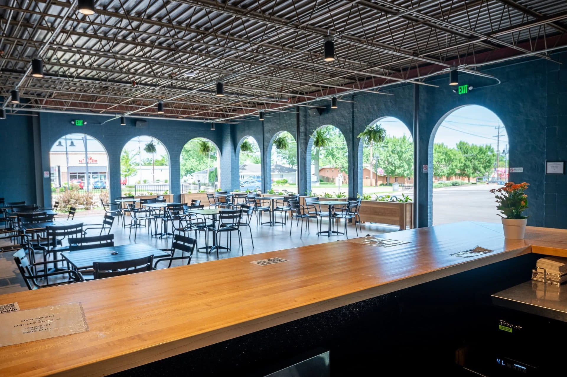HighGrain Brewing brentwood brewpub interior bar arched windows